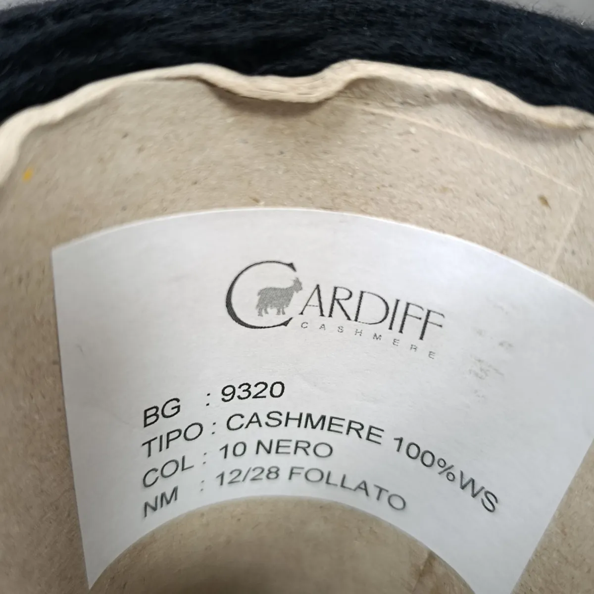 Пряжа Cardiff Cashmere, кашемир бобинный, черный