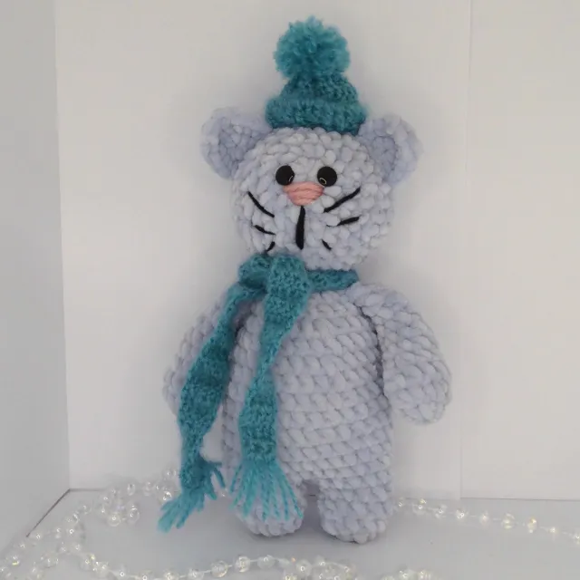 Игрушка Котик в шапке, 23 см