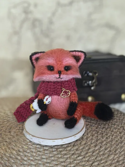 Вязаная игрушка рыжая лиса