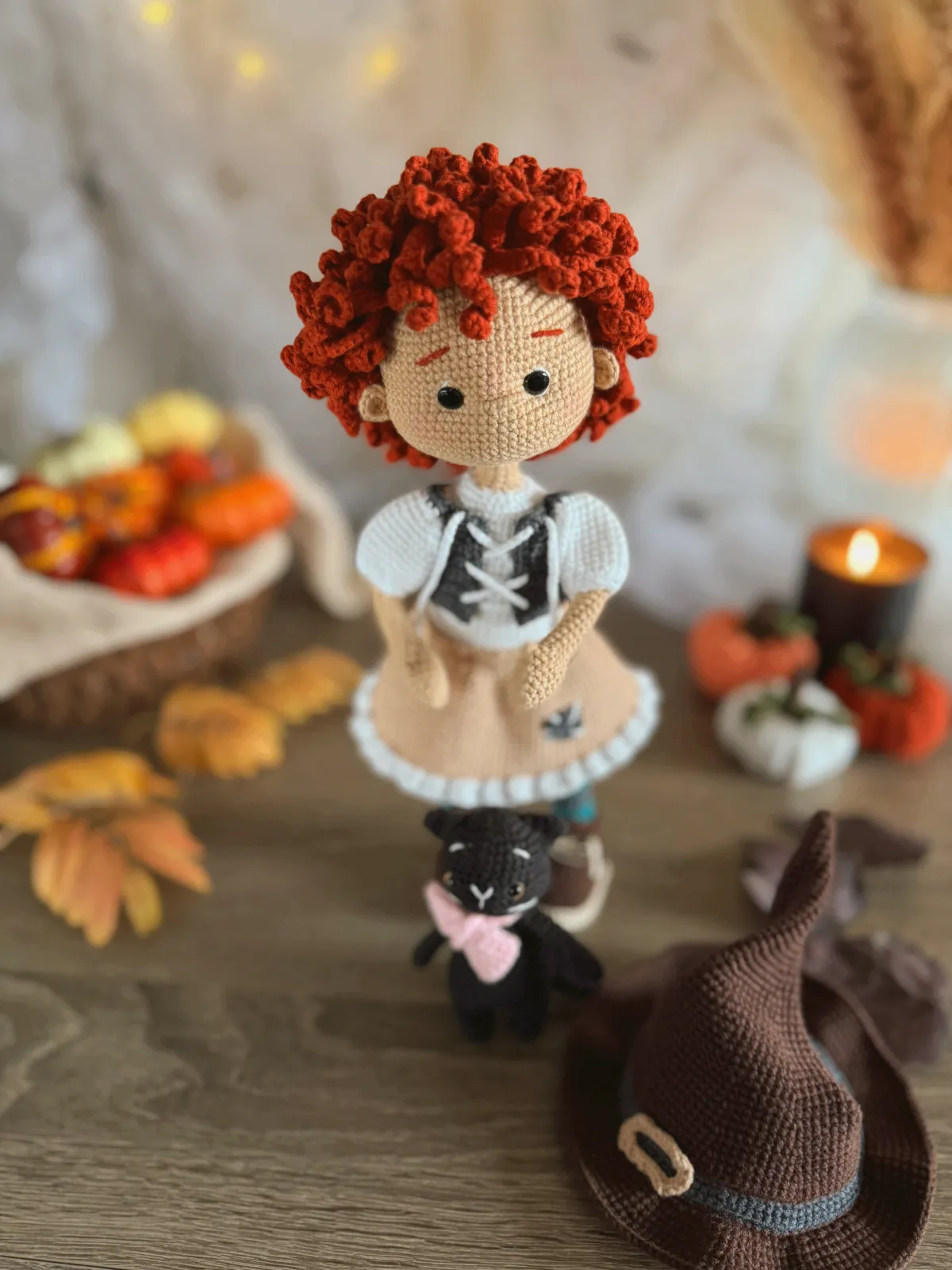 Кукла ведьмочка крючком, амигуруми на каркасе с котом и котелком, 30 см, Кукла Ведьмочка