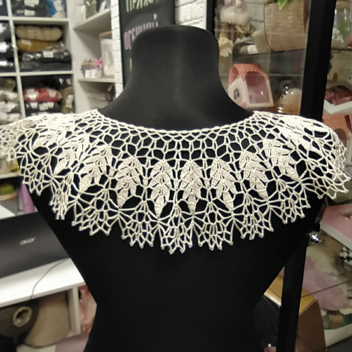 Воротничок из кружева цвет айвори
