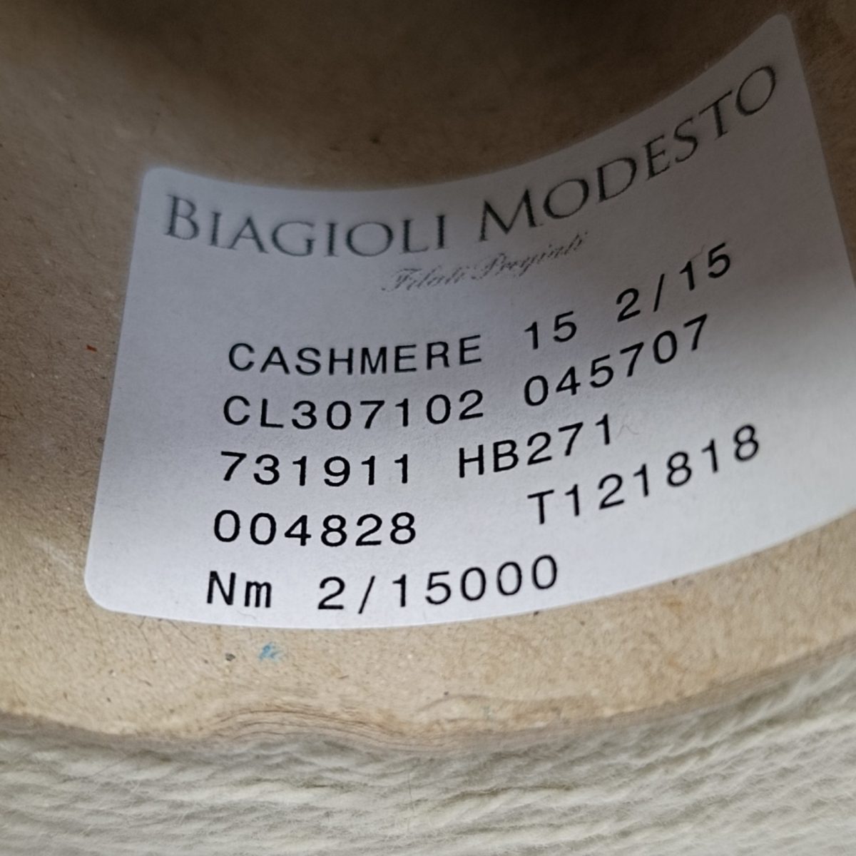 Пряжа Biagioli Modesto Cashmere, кашемир бобинный, белый чай
