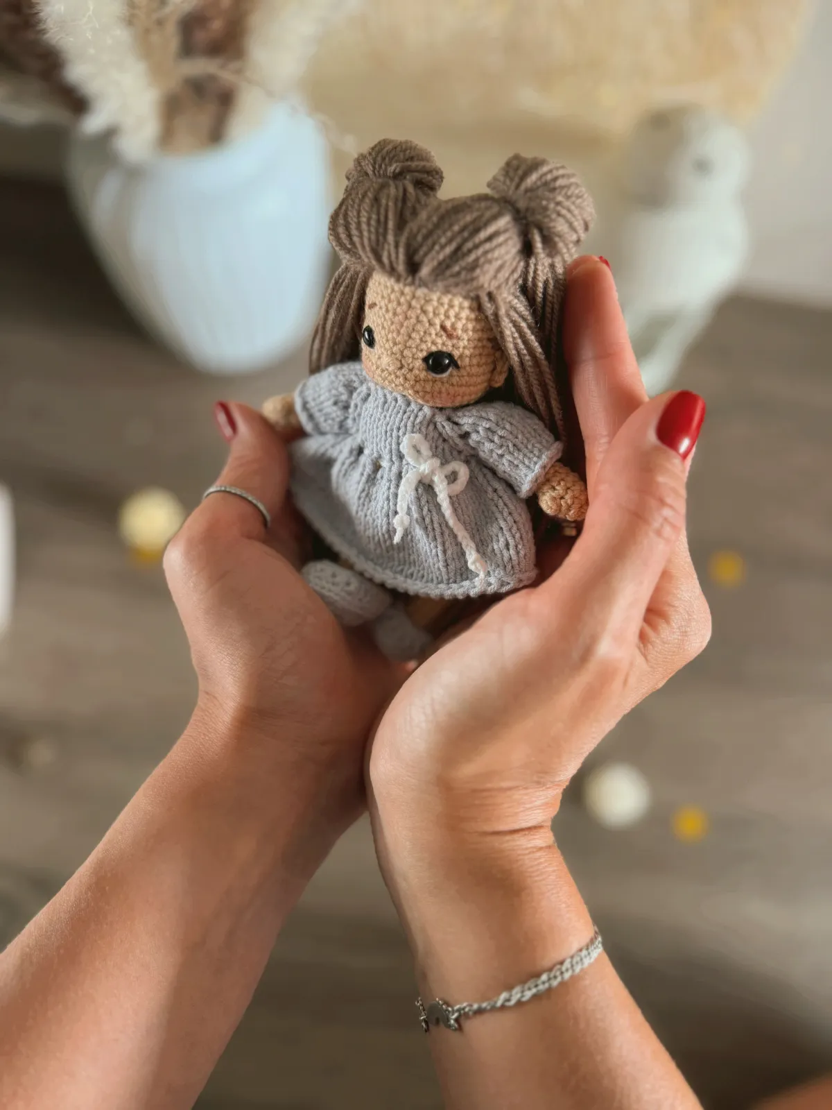 Маленькая вязаная кукла амигуруми ручной работы, Кукла в ладошку