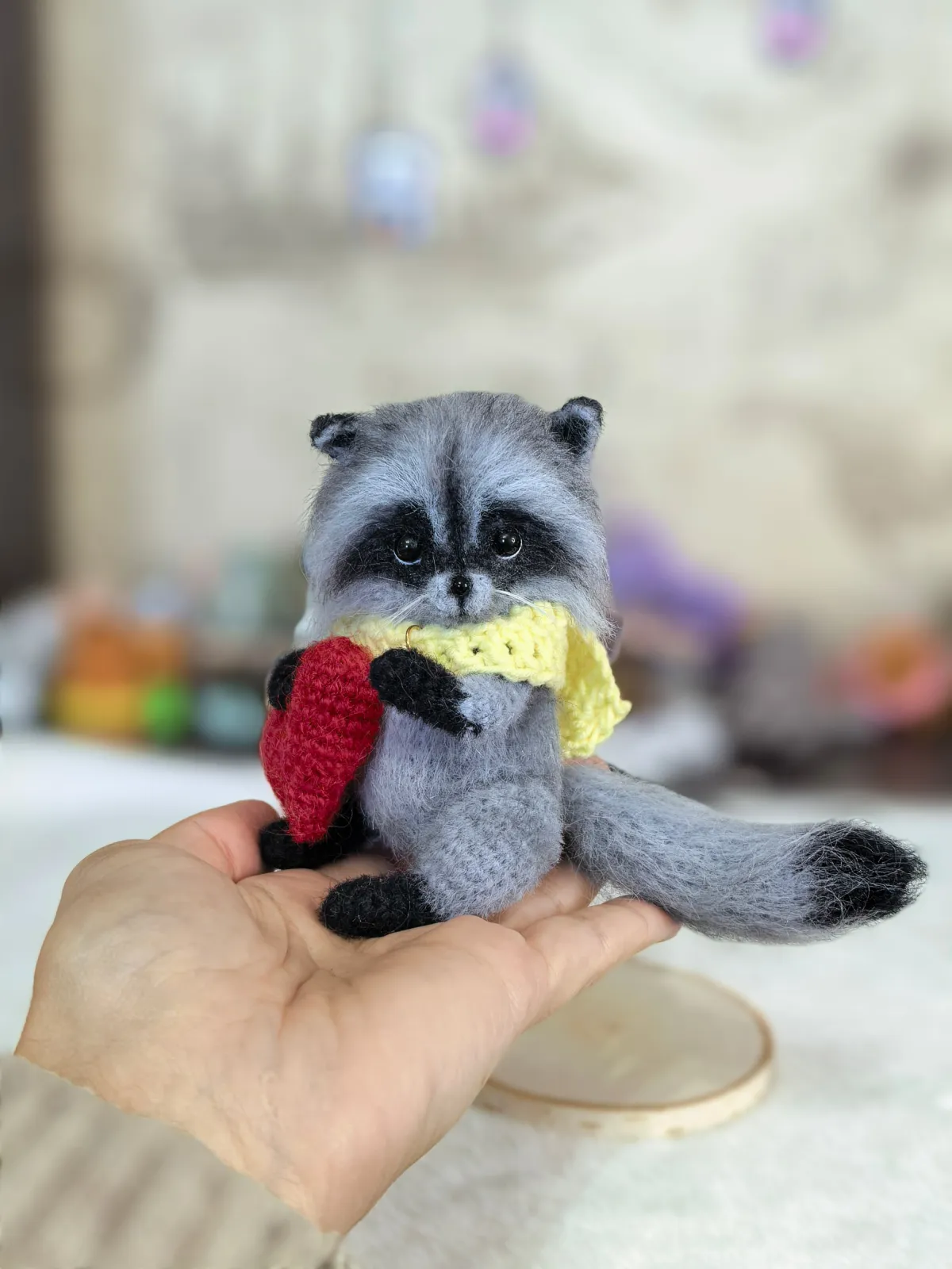 Вязаная игрушка Енот, цвет Серый